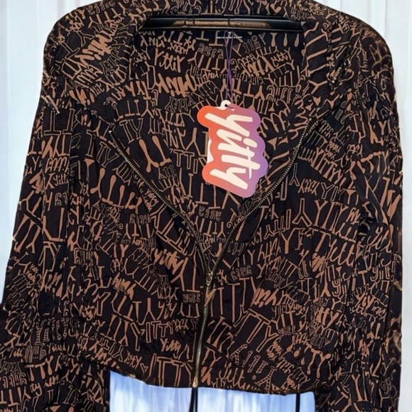 YITTY By Fabletics Cropped Windbreaker L with matching mesh biker short 1X - Picture 1 of 5